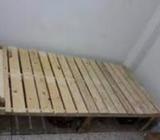 সূলভ মূল্যে একটি চৌকি বিক্রয় হবà§