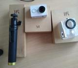 yi 2K Action Cam With 3 Battery