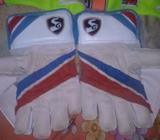 sg keeping gloves