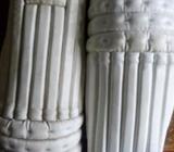 ক্রিকেট প্যাড এবং গ্লোভস (বাম হাতি