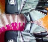 SS keeping gloves