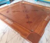 ক্যারম বোর্ড এবং কাঠের স্টাà¦