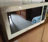 microwave oven