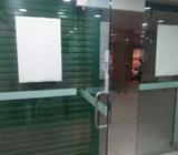 গ্লাস 157 স্কয়ার ফিট ডোর দুইটা লাইট 25পিস সিলিং 200