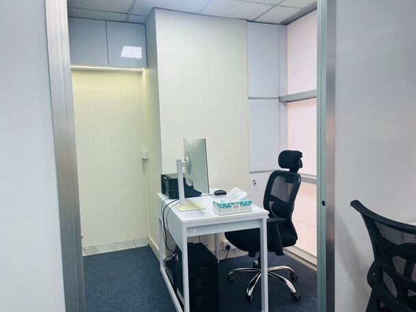 Your Dream Office Awaits in Bashundhara R/A – Fully Furnished & Hassle-Free!